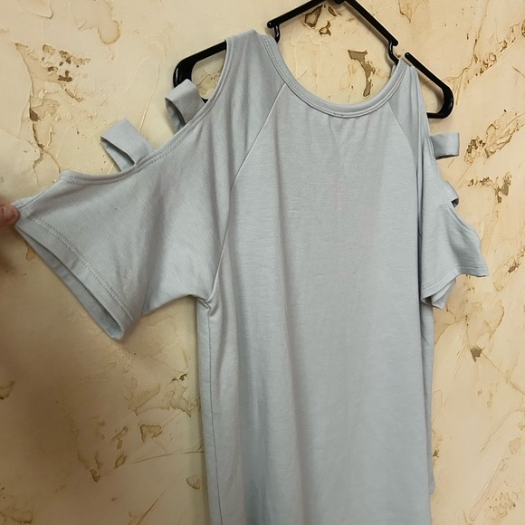 NWT Watermelon Dusty Blue & Seafoam Cold Shoulder Top | Cutout Sleeve | M - Picture 2 of 7